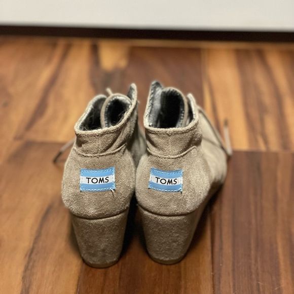 Tom’s heeled boots - Picture 3 of 3